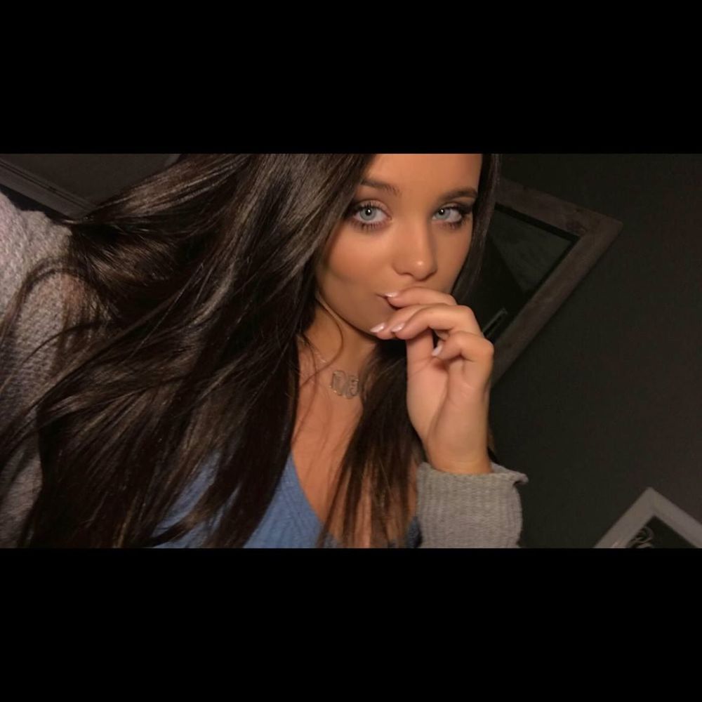 Meet your Posher, Caitlin